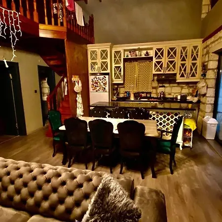 Gizlibahcekabakoz Villa *