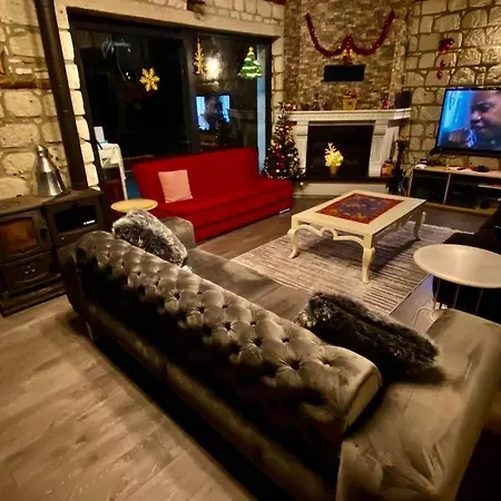 Villa Gizlibahcekabakoz *